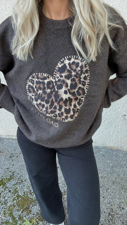Pull coeur léopard